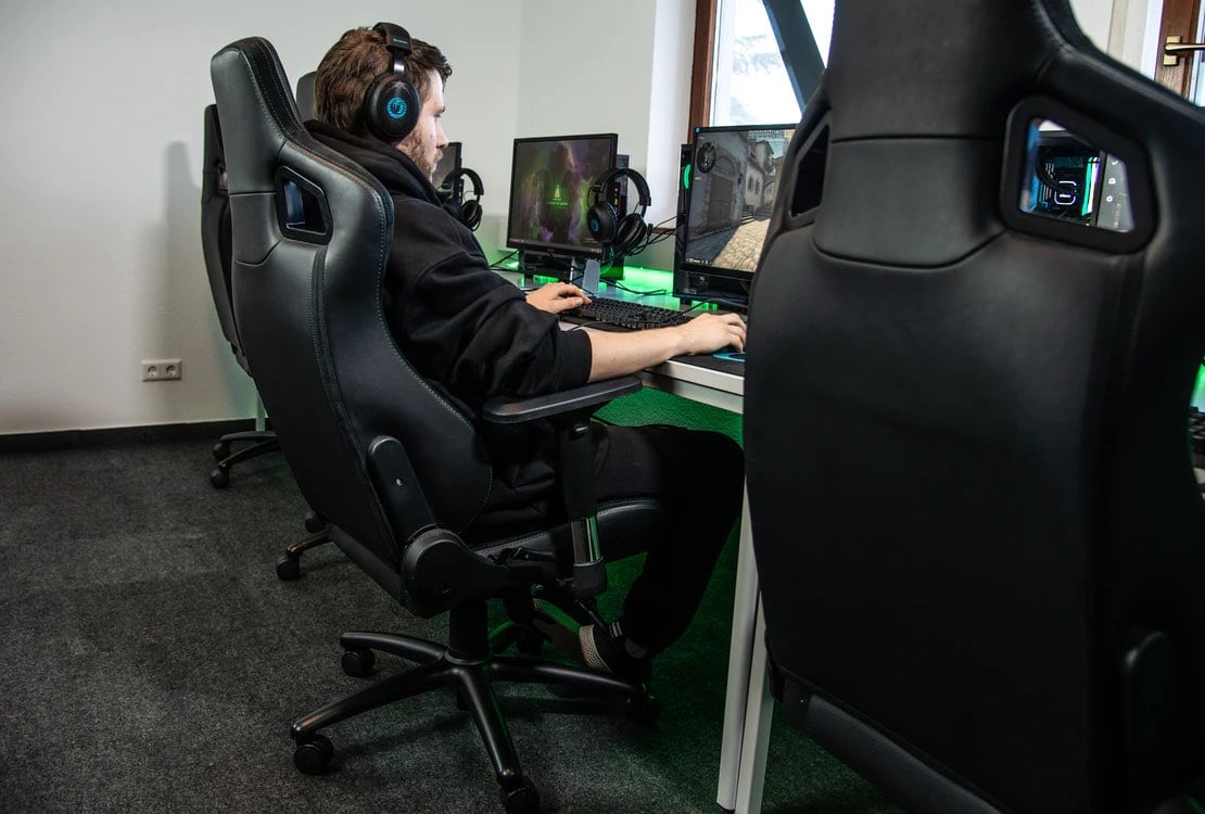 Så väljer du rätt gamingstol 43 gaming stol pc unsplash elladon