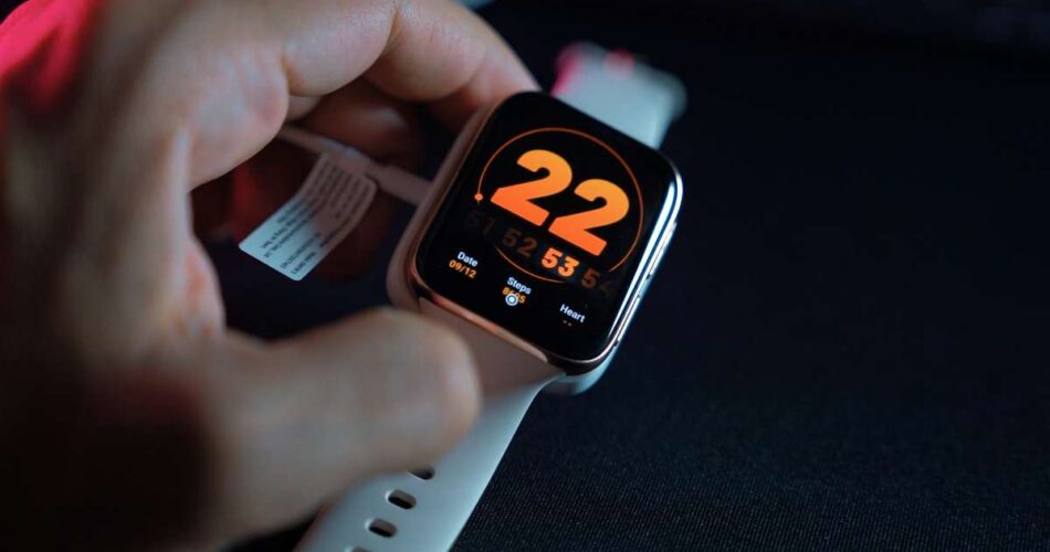 apple watch nike laddare charging 2022 unsplash onur binay