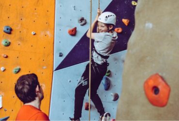 barn klattring unsplash