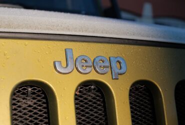 jeep brand logo 2024 james jeremy beckers unsplash