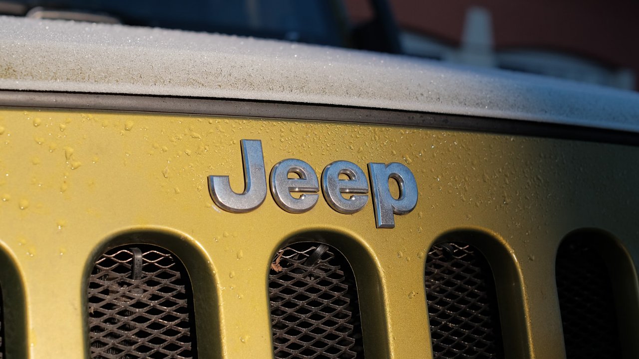 Jeep Wrangler 4xe slutade fungera efter misslyckad mjukvaruuppdatering 43 jeep brand logo 2024 james jeremy beckers unsplash