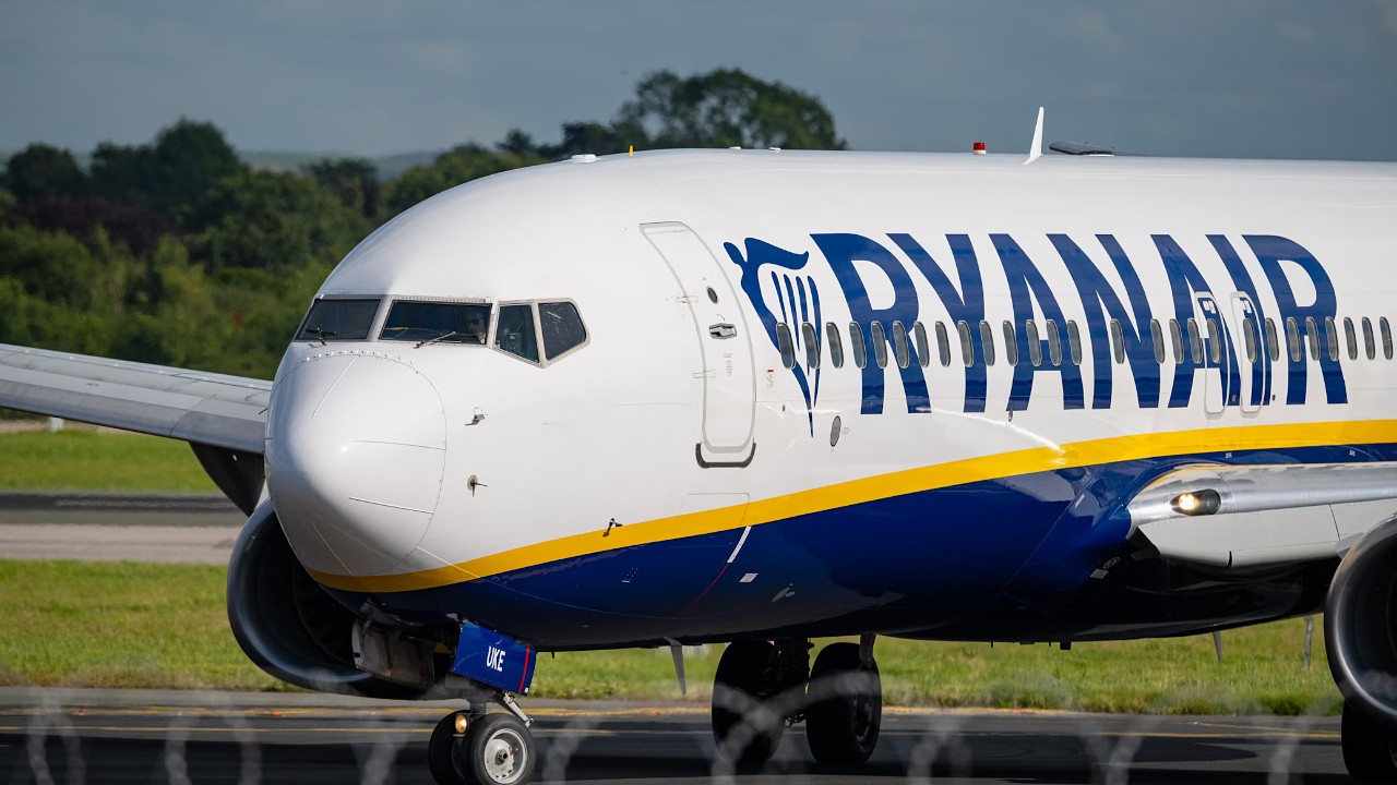 ryanair flygplan gabor koszegi unsplash