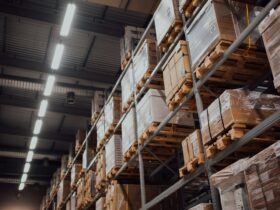 Clas Ohlson gör miljardvinst – sänker ersättningen till anställda 46 warehouse lager chuttersnap unsplash