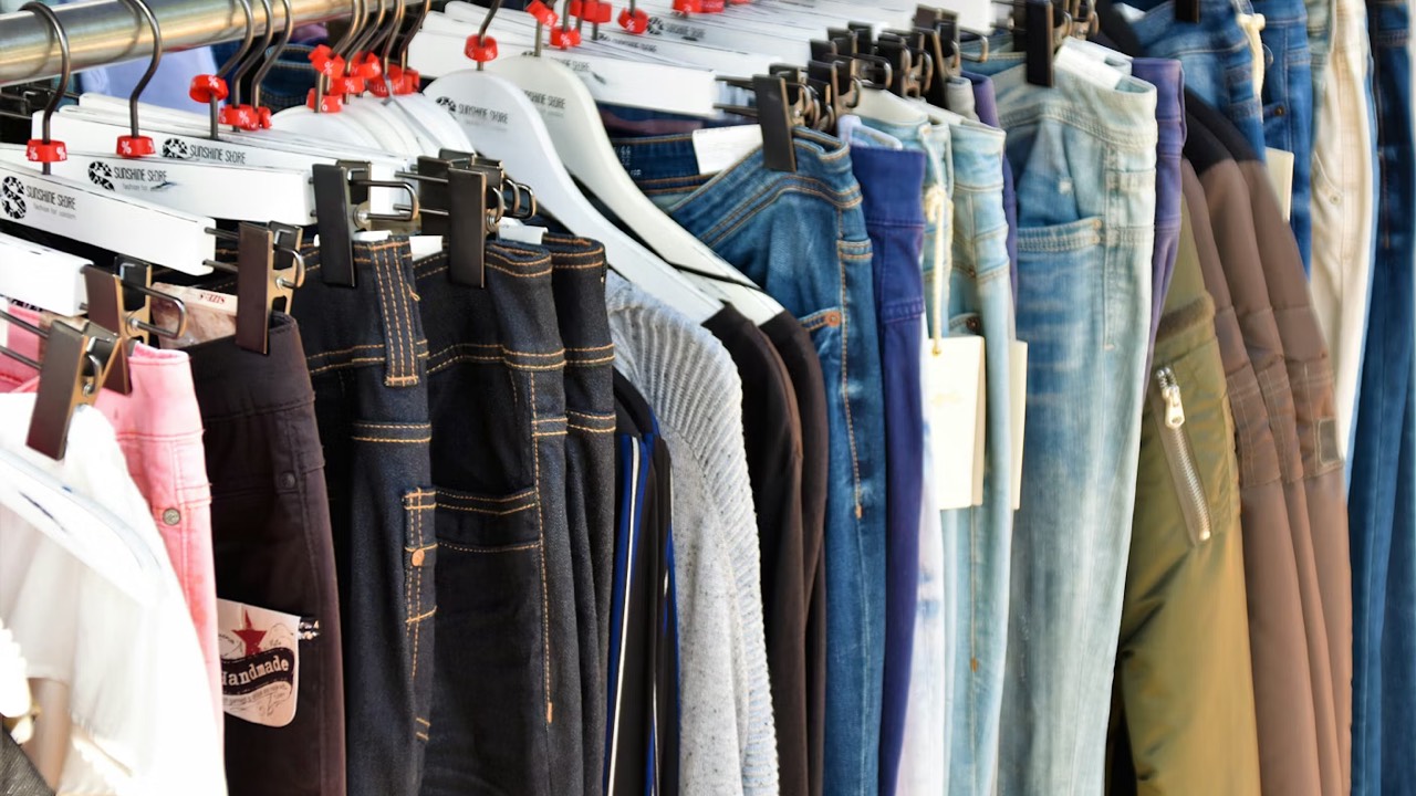 Sellpy granskas av Konsumentverket i ett tillsynsärende 43 second hand klader unsplash